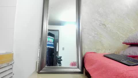 Snapshot of sofia_walke chatting on 02-13-25, 01:15 Sofia walke online show from 02-13-25, 01:15