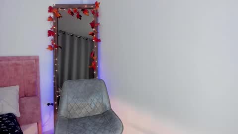 Sofia Wilson online show from 10-29-25, 03:03