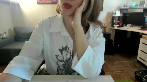 Snapshot of sofiabells chatting on 09-10-25, 10:04 SofiaBells online show from 09-10-25, 10:04