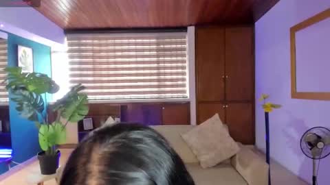 Sofia caramel online show from 12-17-25, 04:02