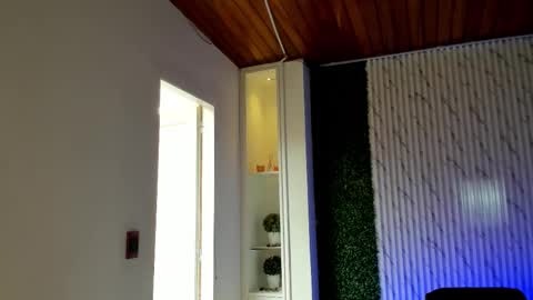 Sofia caramel online show from 01-05-26, 06:11