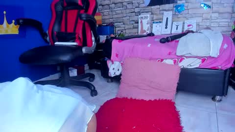 sofiacastillo01 online show from 01-14-25, 03:57