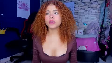 sofiacastillo01 online show from 01-18-25, 12:47