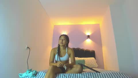 Snapshot of sofiaclaus_19 chatting on 11-25-25, 10:37 Sofia online show from 11-25-25, 10:37