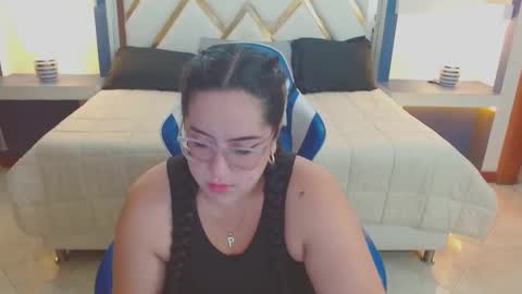 Snapshot of sofiadavis_23 chatting on 11-24-25, 01:33 SOFIA online show from 11-24-25, 01:33