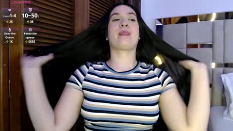 sofiaduque_26 online show from 01-12-25, 08:47