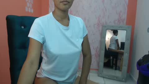 Snapshot of sofianena chatting on 03-07-25, 07:27 love online show from 03-07-25, 07:27