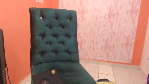 Snapshot of sofianena chatting on 03-09-25, 01:35 love online show from 03-09-25, 01:35