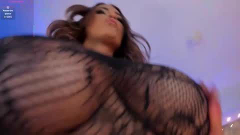 Sofia Reyes online show from 11-24-25, 09:36