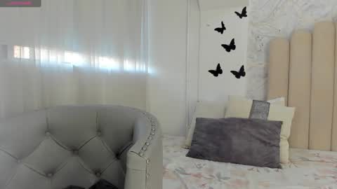Sofia  online show from 12-17-24, 12:11