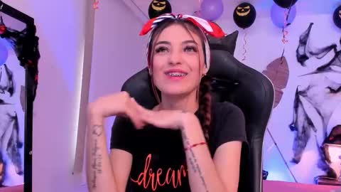 Sofia  Help me reach 5K followers  online show from 10-20-25, 08:09