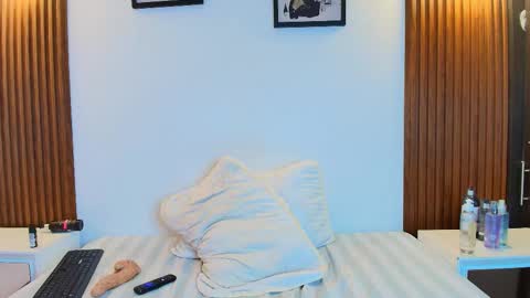   online show from 10-23-25, 10:30