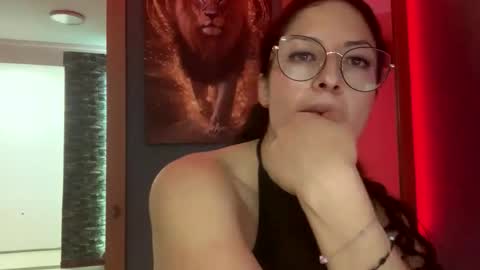 Snapshot of sofiawhite3 chatting on 01-16-26, 12:36 Sofi online show from 01-16-26, 12:36