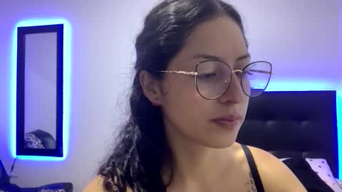 Snapshot of sofiawhite3 chatting on 02-18-26, 11:28 Sofi online show from 02-18-26, 11:28
