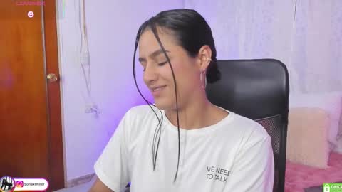 Danna Sofia online show from 11-25-25, 01:16