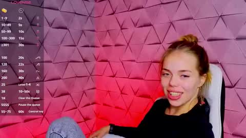Sofie online show from 10-03-25, 02:14