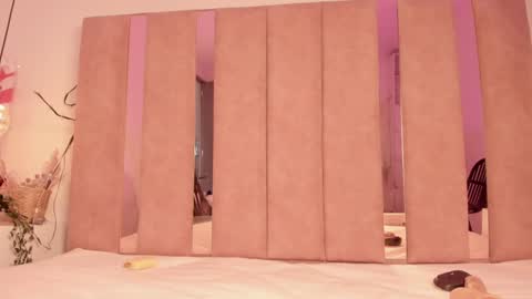 Sofie online show from 01-13-25, 04:51