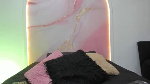 Snapshot of sofii_lopezz chatting on 02-20-26, 11:11 Sofii Lopezz online show from 02-20-26, 11:11