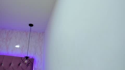 Snapshot of sofii_miller_ chatting on 12-18-24, 01:26 online show from 12-18-24, 01:26