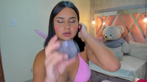 Snapshot of sofii_miller_ chatting on 01-10-25, 06:17 online show from 01-10-25, 06:17