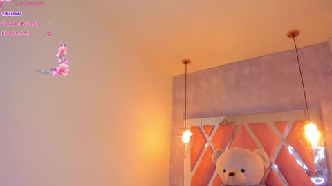 Snapshot of sofii_miller_ chatting on 02-25-25, 10:18 online show from 02-25-25, 10:18