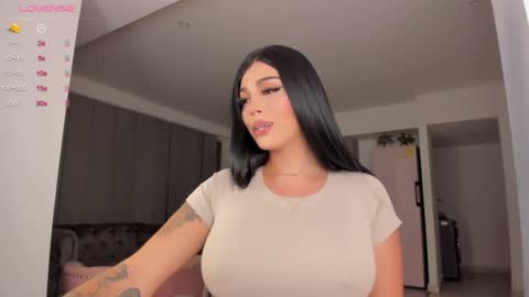 Snapshot of sofiia_pink chatting on 11-22-25, 01:15 online show from 11-22-25, 01:15
