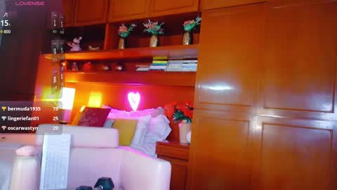 Sofa bonita  online show from 02-20-25, 03:23