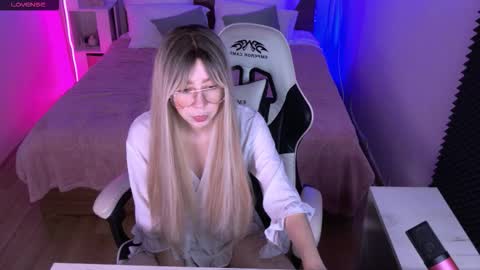 Sofia online show from 10-17-25, 04:15