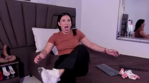      online show from 11-12-25, 11:21