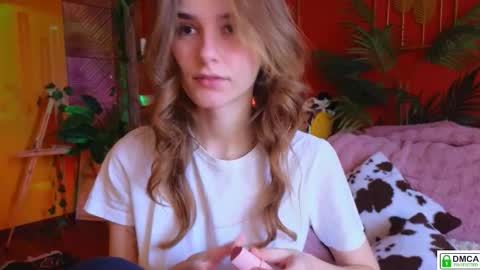 Snapshot of soft_animal chatting on 11-22-25, 09:08 E online show from 11-22-25, 09:08