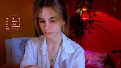 Snapshot of soft_animal chatting on 11-28-25, 09:34 E online show from 11-28-25, 09:34