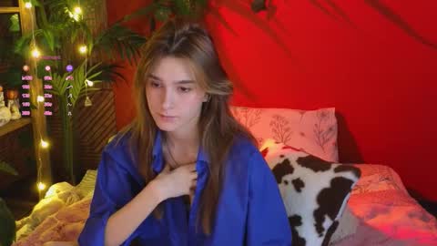 Snapshot of soft_animal chatting on 11-30-25, 10:41 E online show from 11-30-25, 10:41