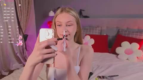 Snapshot of soft_babe chatting on 02-19-26, 08:27 Milisa online show from 02-19-26, 08:27