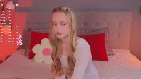 Snapshot of soft_babe chatting on 02-28-26, 08:32 Milisa online show from 02-28-26, 08:32