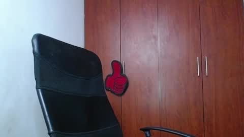 Snapshot of soft_fetish chatting on 02-23-25, 10:06 Camila M online show from 02-23-25, 10:06