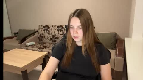 Snapshot of softiris_ chatting on 03-25-26, 06:03 Anna online show from 03-25-26, 06:03