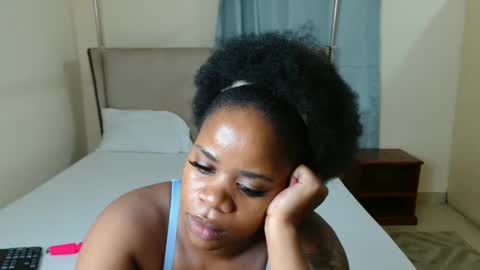 Snapshot of softlysinful chatting on 10-28-25, 06:10 softlysinful online show from 10-28-25, 06:10