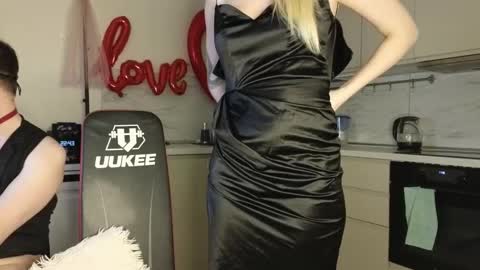 Snapshot of sofyandmike chatting on 02-14-26, 07:43 SOFYandMIKE online show from 02-14-26, 07:43