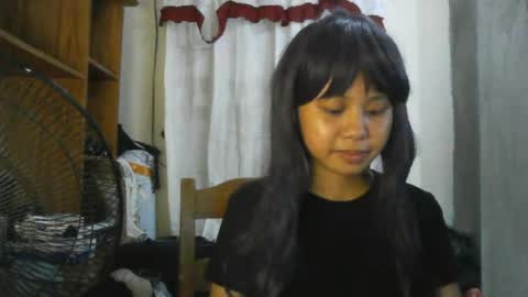 Snapshot of soiladeacetis chatting on 04-10-26, 12:43 Sunny online show from 04-10-26, 12:43