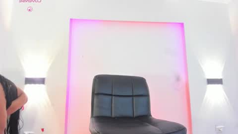 Snapshot of sol_vanegas chatting on 09-19-25, 12:17 SOL online show from 09-19-25, 12:17
