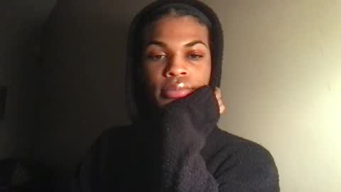 Snapshot of solaceeve chatting on 10-21-25, 11:05 SolaceEve online show from 10-21-25, 11:05