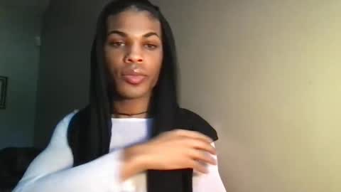 Snapshot of solaceeve chatting on 10-22-25, 05:02 SolaceEve online show from 10-22-25, 05:02