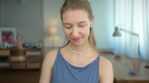 Bella online show from 02-25-25, 11:08