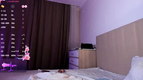 Snapshot of solar_marin chatting on 11-08-25, 09:35 Rin online show from 11-08-25, 09:35