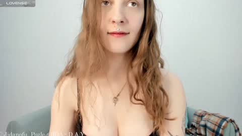 SolarAlice online show from 01-18-25, 02:02