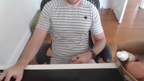 Snapshot of solidpaulie chatting on 10-06-25, 03:48 Paul online show from 10-06-25, 03:48