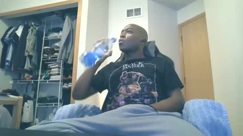 solidsnake992 online show from 12-10-24, 02:39