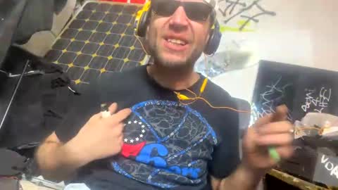 Snapshot of son_e_blacc chatting on 02-23-25, 05:34 Soni online show from 02-23-25, 05:34