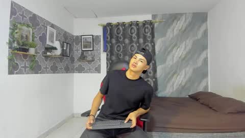 Snapshot of son_hades chatting on 02-28-26, 04:24 son_hades online show from 02-28-26, 04:24