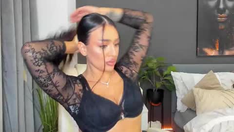 Sonia  Rey online show from 11-20-25, 07:24